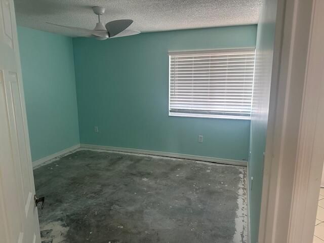 Под контрактом: $112,500 (2 спален, 2 ванн, 1215 Квадратных фут)