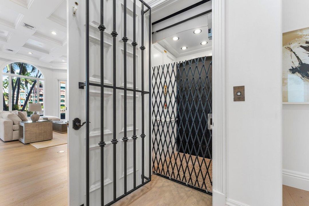 For Sale: $13,800,000 (6 beds, 7 baths, 9296 Square Feet)