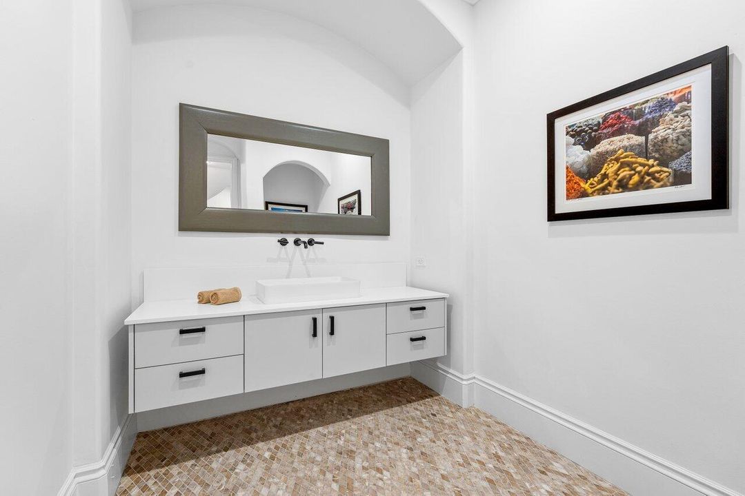 For Sale: $13,800,000 (6 beds, 7 baths, 9296 Square Feet)