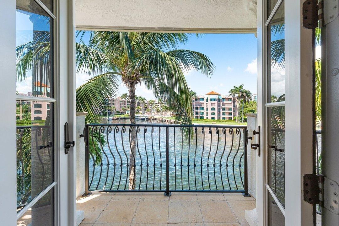 For Sale: $13,800,000 (6 beds, 7 baths, 9296 Square Feet)