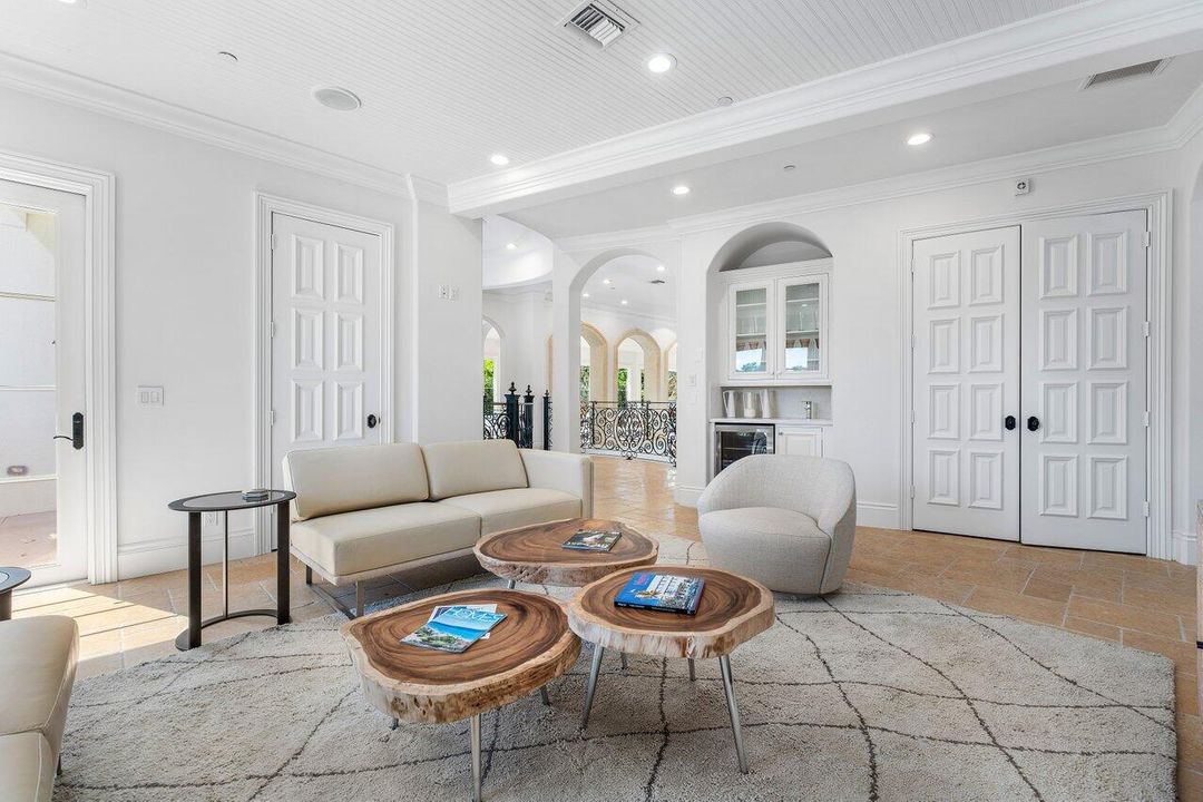 For Sale: $13,800,000 (6 beds, 7 baths, 9296 Square Feet)