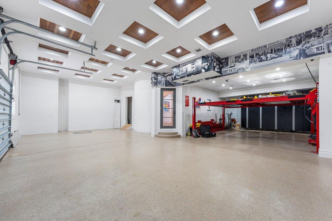 For Sale: $13,800,000 (6 beds, 7 baths, 9296 Square Feet)