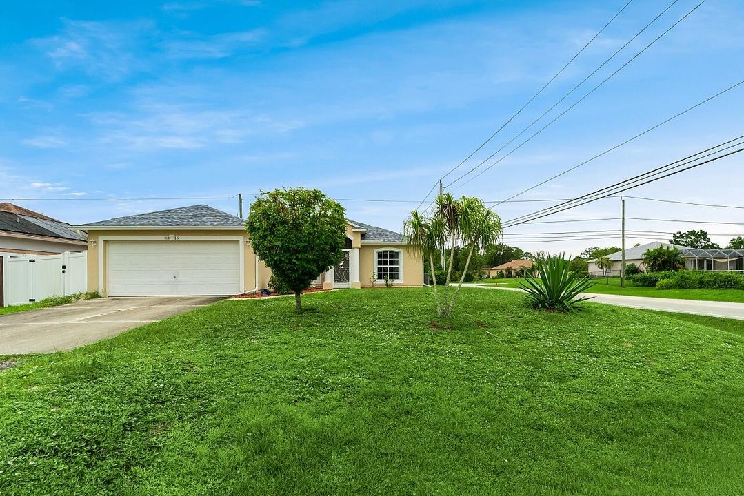 Activo con contrato: $319,900 (3 camas, 2 baños, 1438 Pies cuadrados)