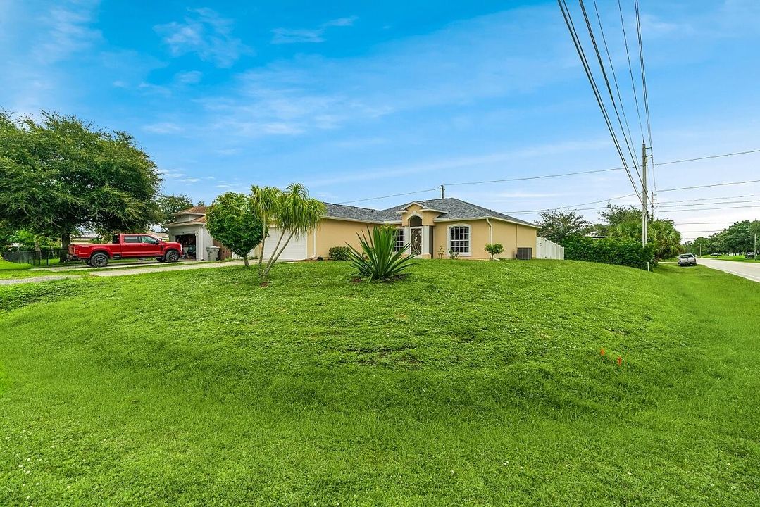 Activo con contrato: $319,900 (3 camas, 2 baños, 1438 Pies cuadrados)