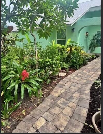 For Rent: $4,800 (3 beds, 3 baths, 1911 Square Feet)