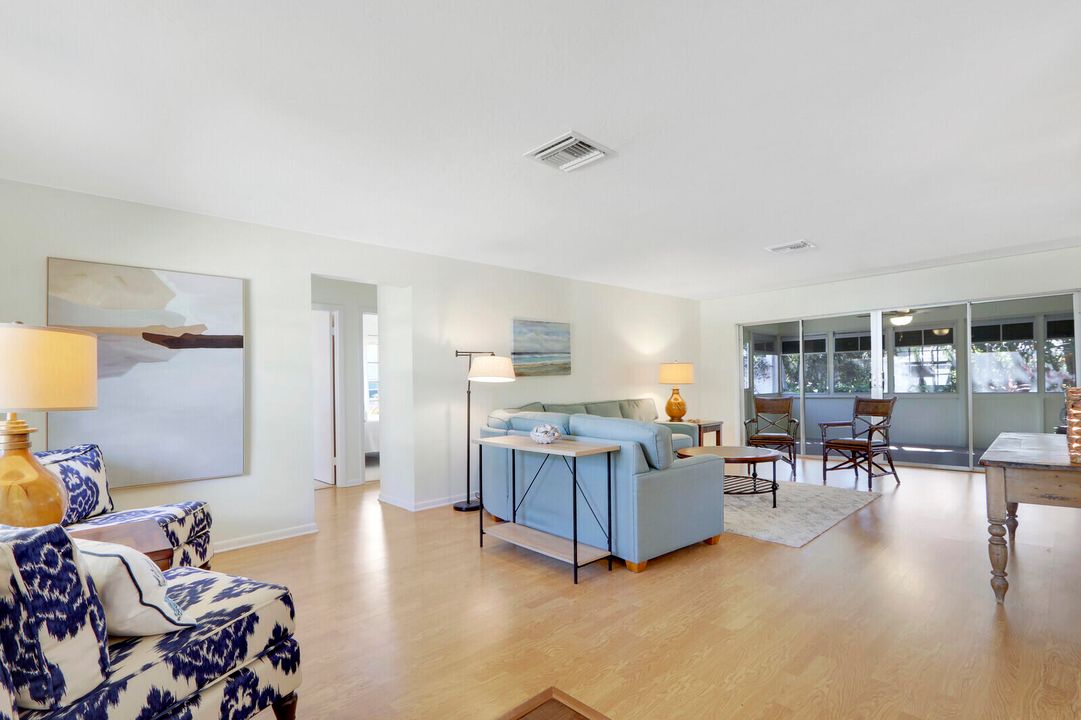 出租: $3,750 (3 贝兹, 2 浴室, 1476 平方英尺)