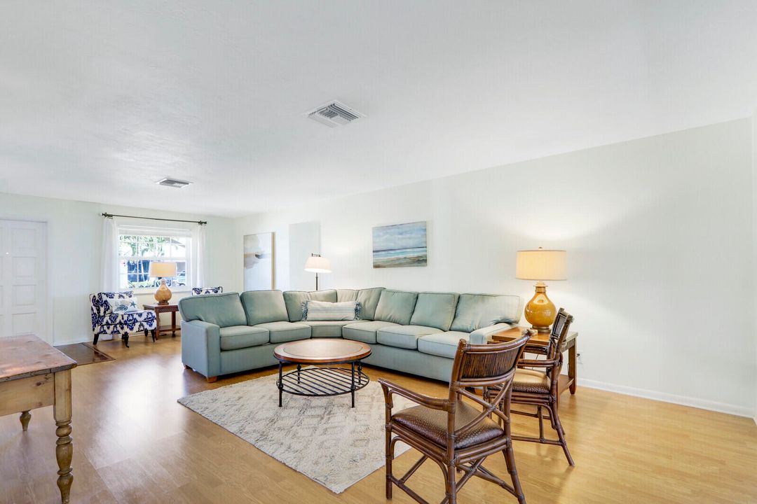 出租: $3,750 (3 贝兹, 2 浴室, 1476 平方英尺)