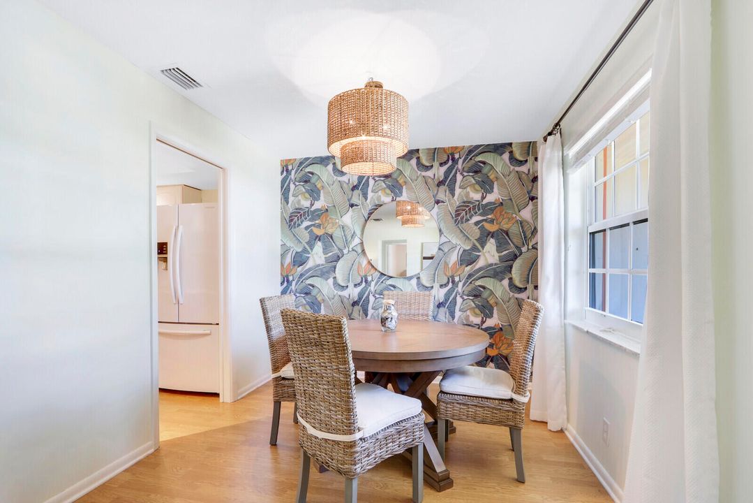 出租: $3,750 (3 贝兹, 2 浴室, 1476 平方英尺)