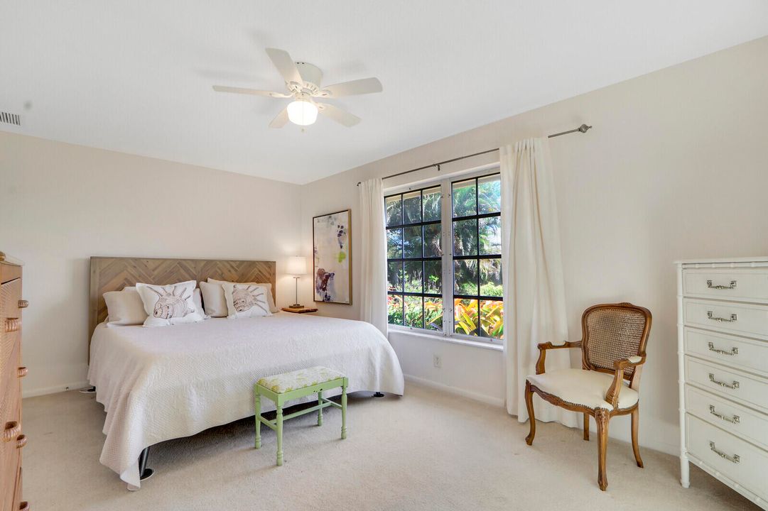 出租: $3,750 (3 贝兹, 2 浴室, 1476 平方英尺)