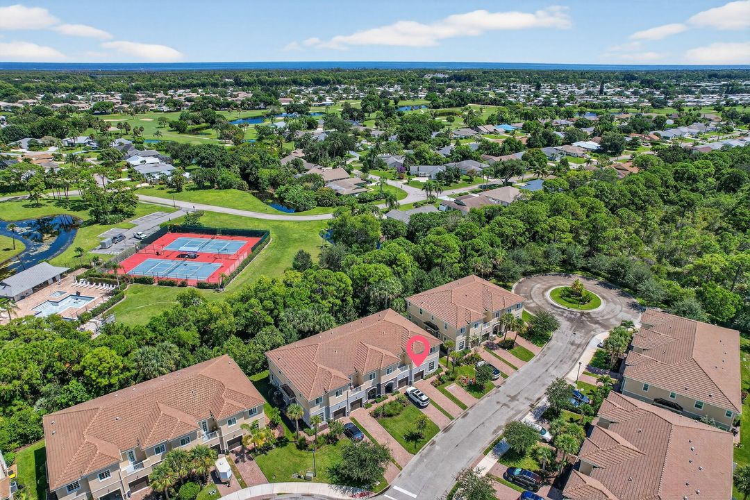 待售: $450,000 (4 贝兹, 3 浴室, 1904 平方英尺)