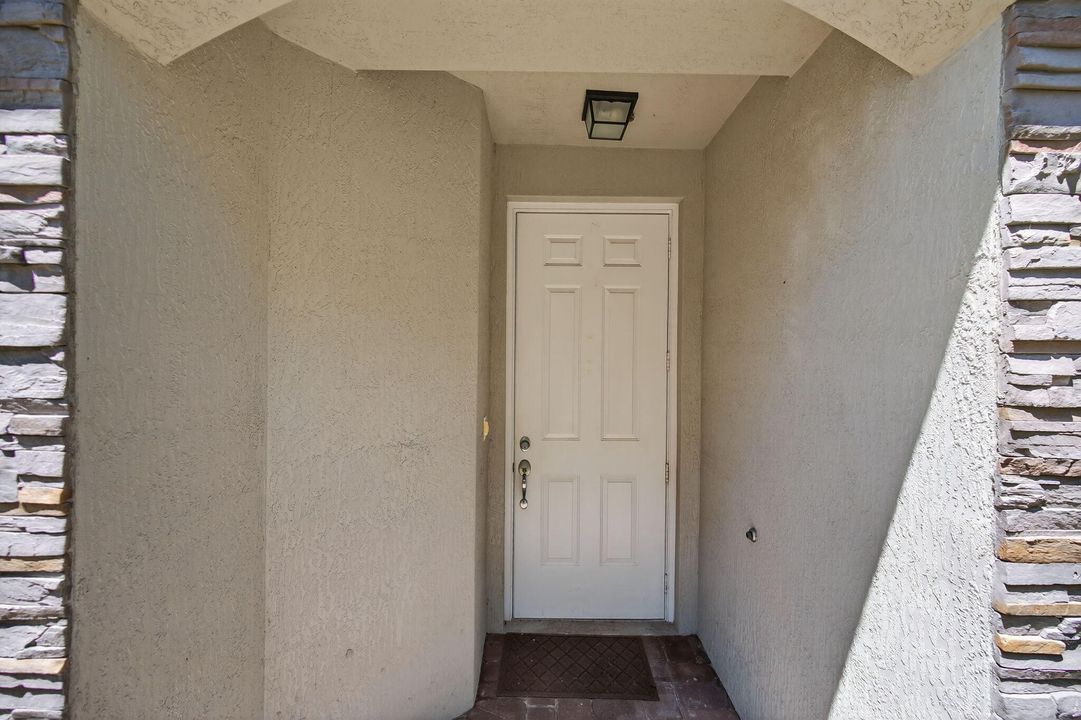 待售: $450,000 (4 贝兹, 3 浴室, 1904 平方英尺)