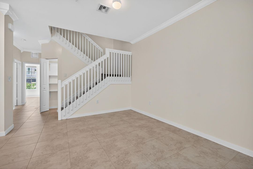 待售: $450,000 (4 贝兹, 3 浴室, 1904 平方英尺)