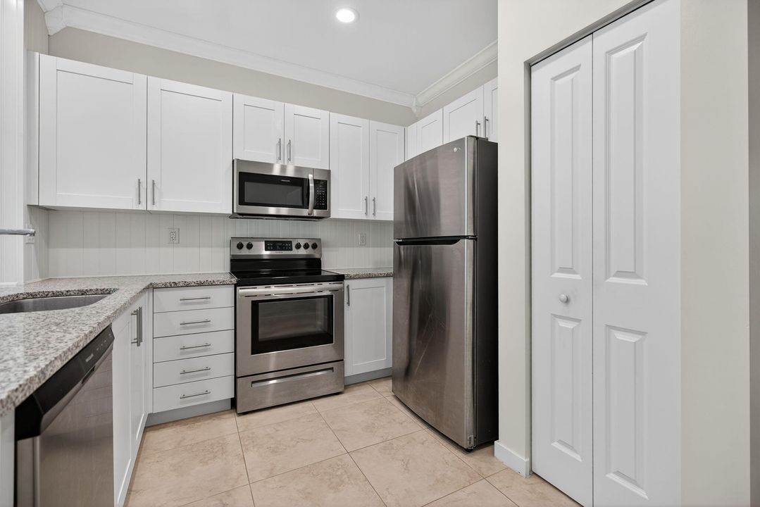 待售: $450,000 (4 贝兹, 3 浴室, 1904 平方英尺)