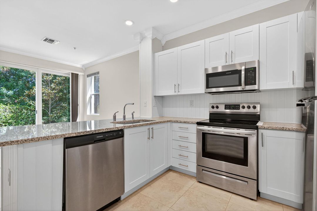 待售: $450,000 (4 贝兹, 3 浴室, 1904 平方英尺)