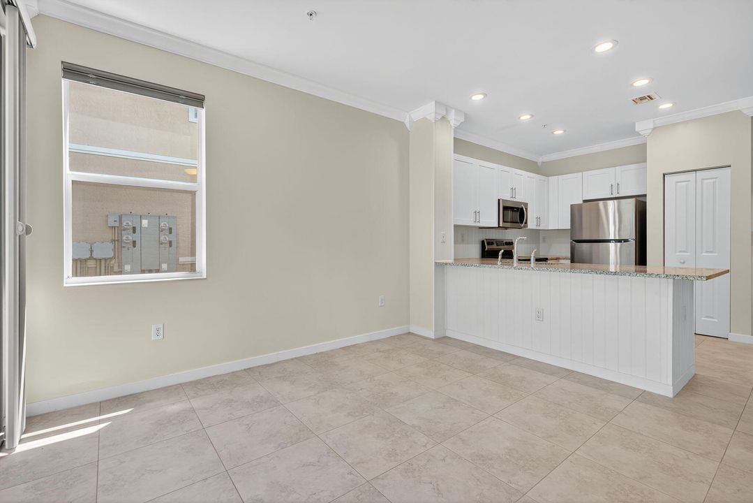 待售: $450,000 (4 贝兹, 3 浴室, 1904 平方英尺)