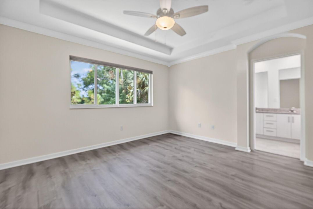 待售: $450,000 (4 贝兹, 3 浴室, 1904 平方英尺)