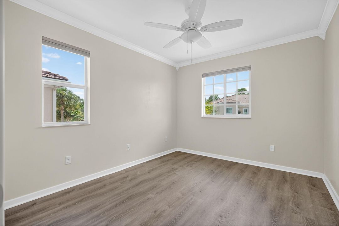 待售: $450,000 (4 贝兹, 3 浴室, 1904 平方英尺)