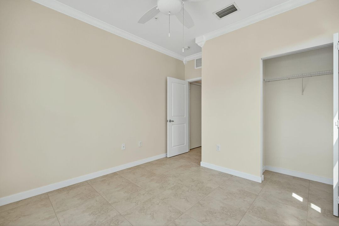 待售: $450,000 (4 贝兹, 3 浴室, 1904 平方英尺)