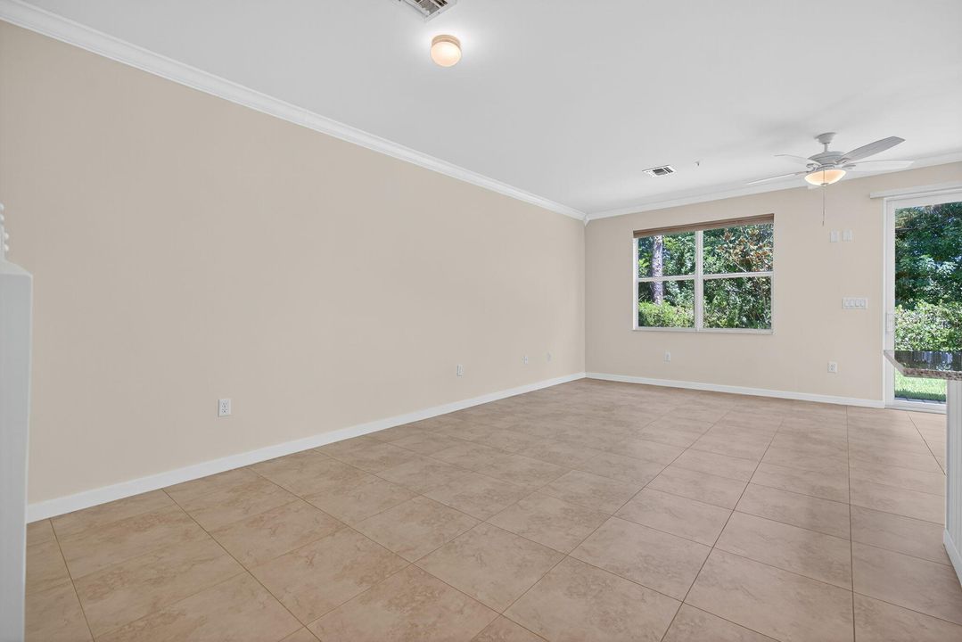 待售: $450,000 (4 贝兹, 3 浴室, 1904 平方英尺)