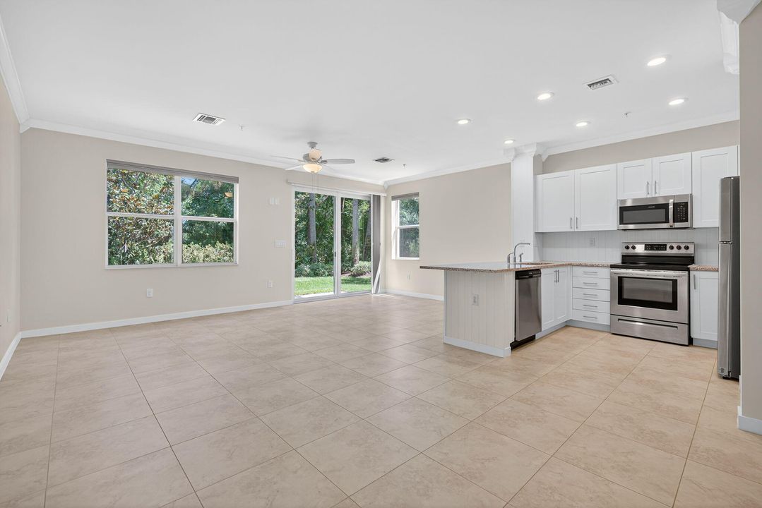 待售: $450,000 (4 贝兹, 3 浴室, 1904 平方英尺)