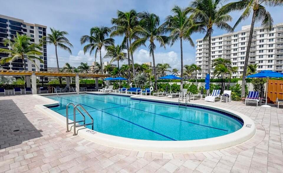 Под контрактом: $7,100 (2 спален, 2 ванн, 1452 Квадратных фут)