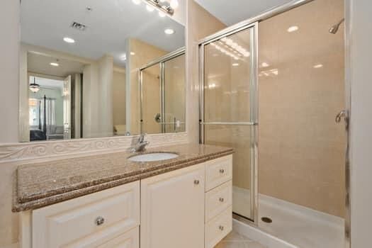 待售: $390,000 (2 贝兹, 2 浴室, 1989 平方英尺)