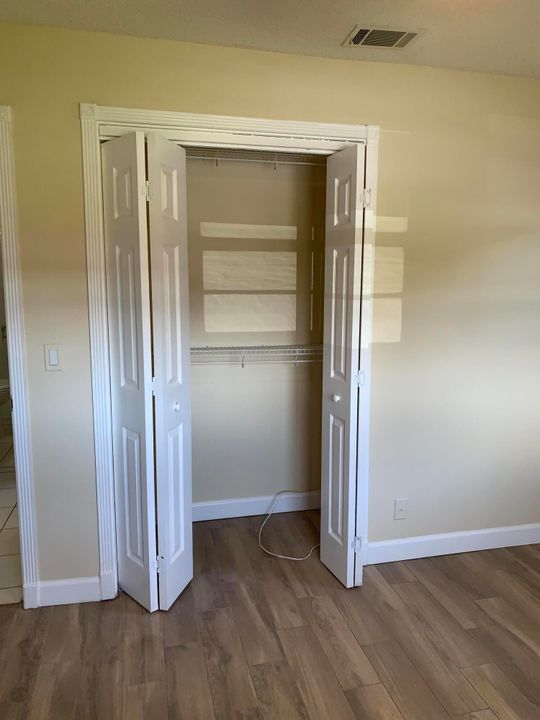 Под контрактом: $2,000 (2 спален, 1 ванн, 800 Квадратных фут)