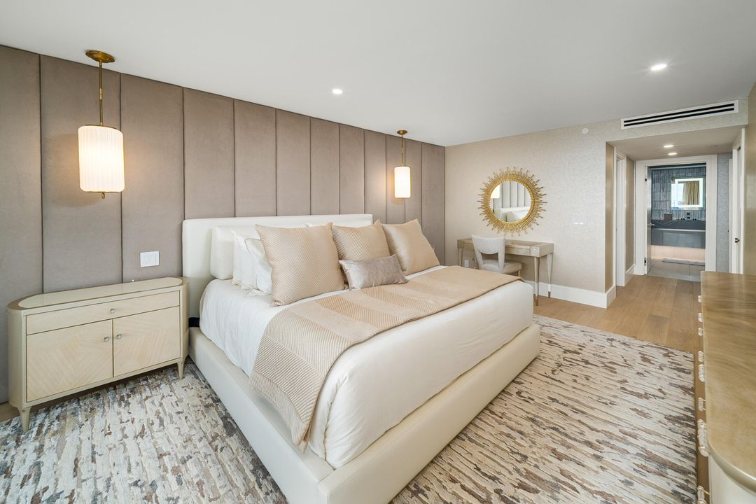 合同活跃: $3,650,000 (3 贝兹, 3 浴室, 2296 平方英尺)