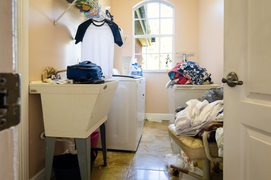 For Sale: $775,000 (4 beds, 3 baths, 3113 Square Feet)