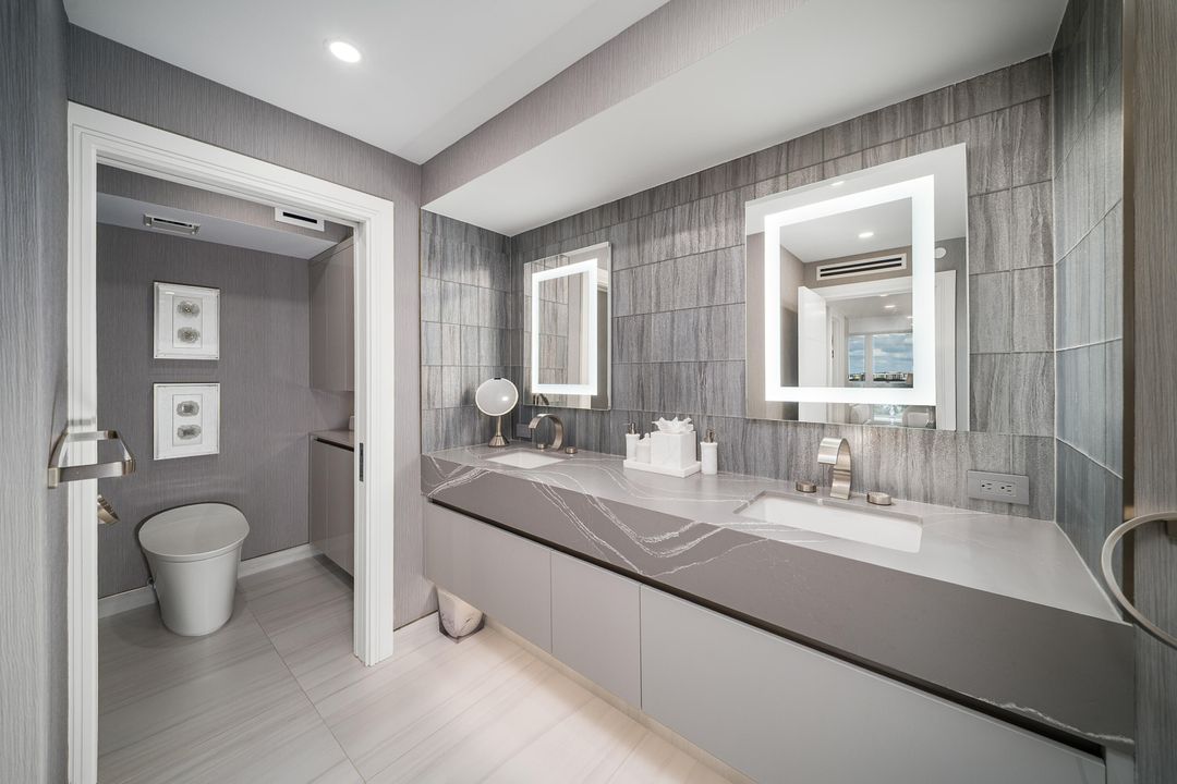 合同活跃: $3,650,000 (3 贝兹, 3 浴室, 2296 平方英尺)