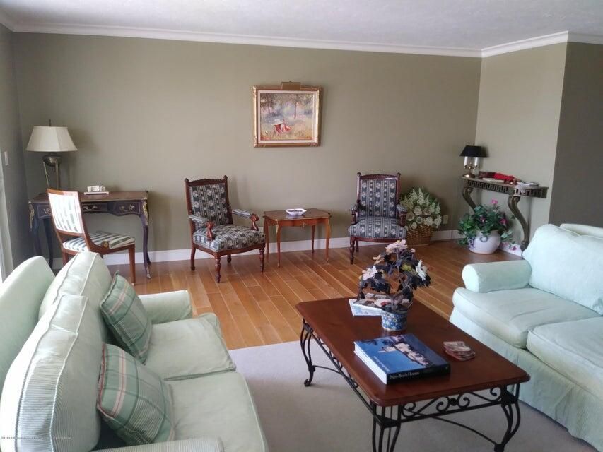 Active With Contract: $11,000 (2 beds, 2 baths, 1201 Square Feet)