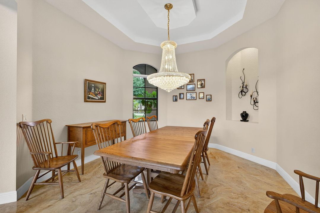 待售: $1,375,000 (5 贝兹, 4 浴室, 4410 平方英尺)