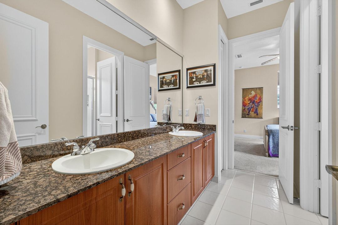 待售: $1,375,000 (5 贝兹, 4 浴室, 4410 平方英尺)