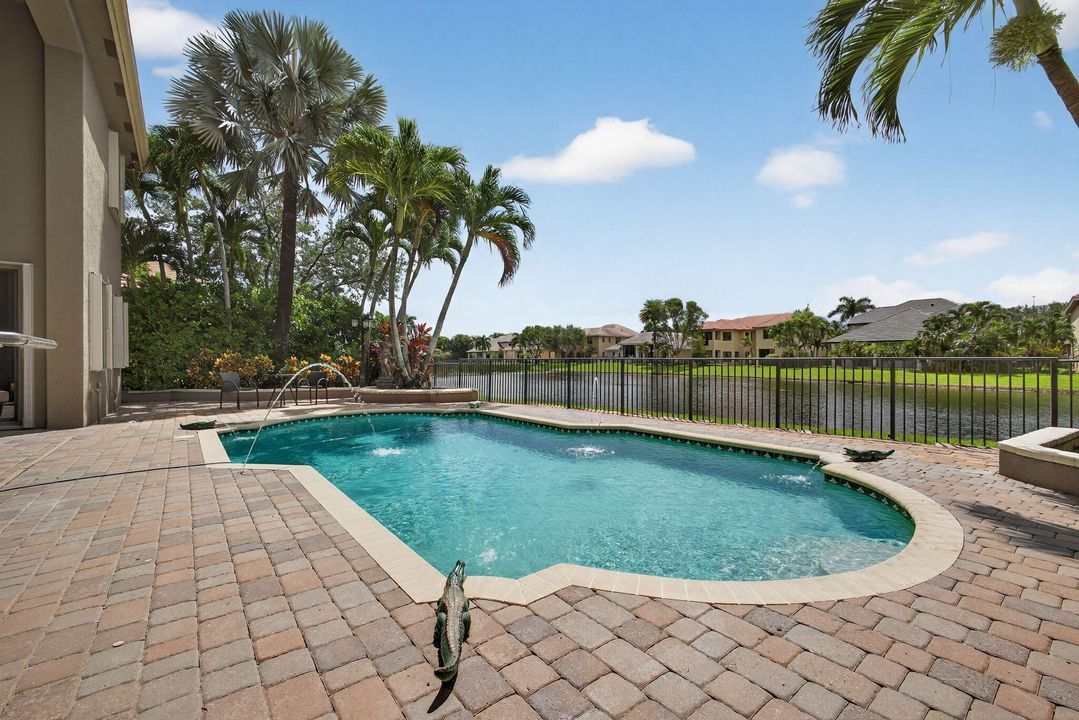 待售: $1,375,000 (5 贝兹, 4 浴室, 4410 平方英尺)