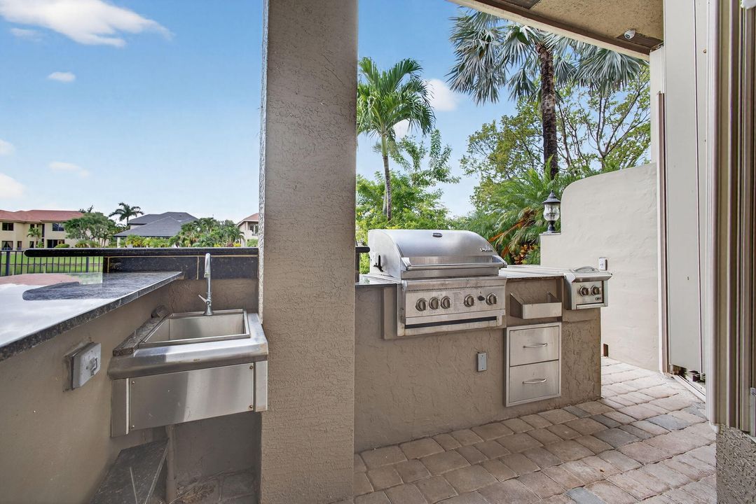 待售: $1,375,000 (5 贝兹, 4 浴室, 4410 平方英尺)