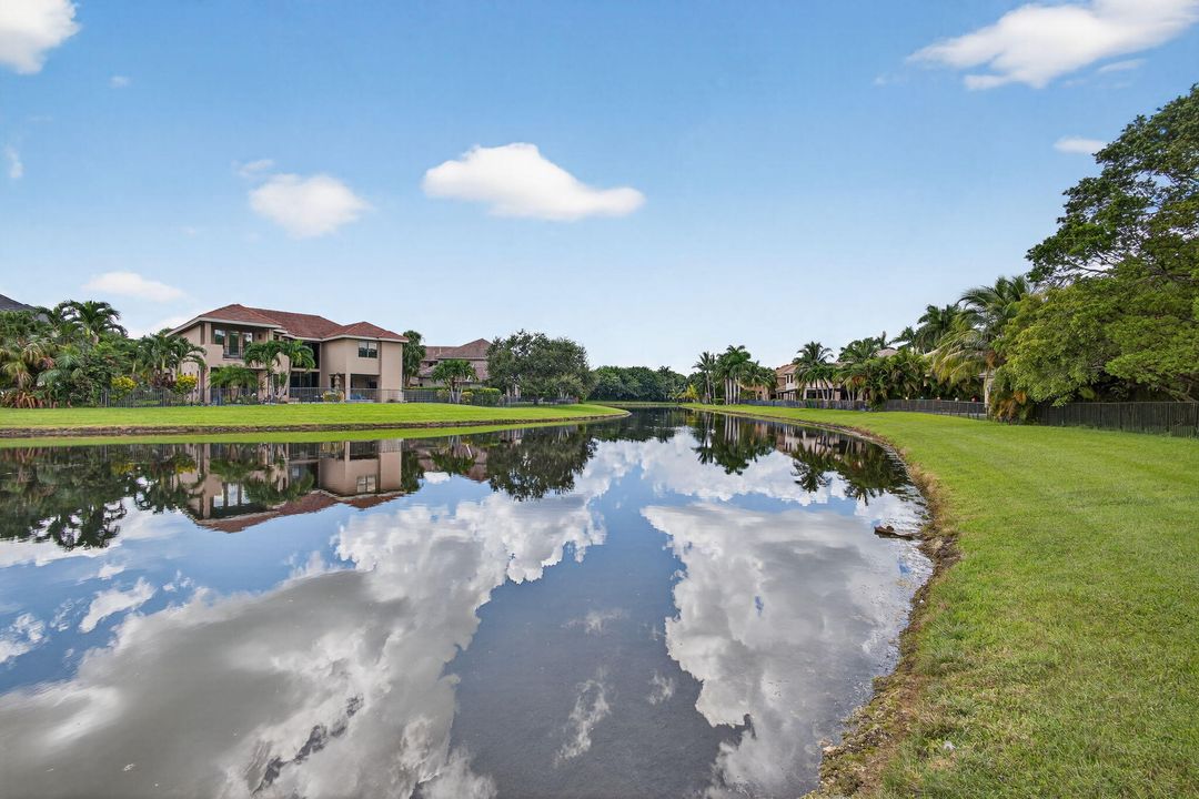 待售: $1,375,000 (5 贝兹, 4 浴室, 4410 平方英尺)