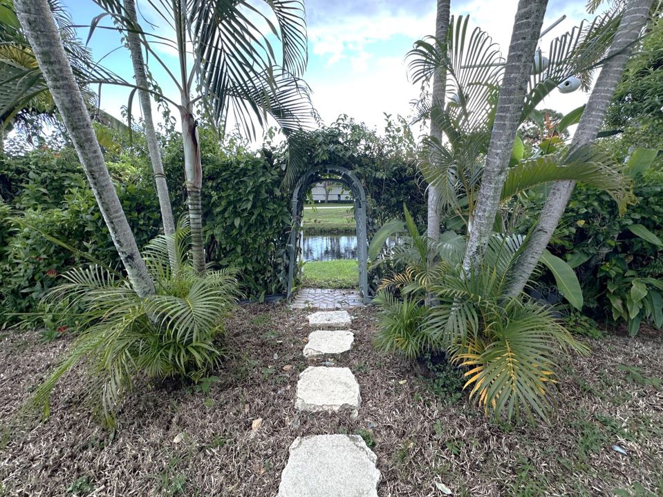 For Rent: $4,800 (3 beds, 3 baths, 1911 Square Feet)