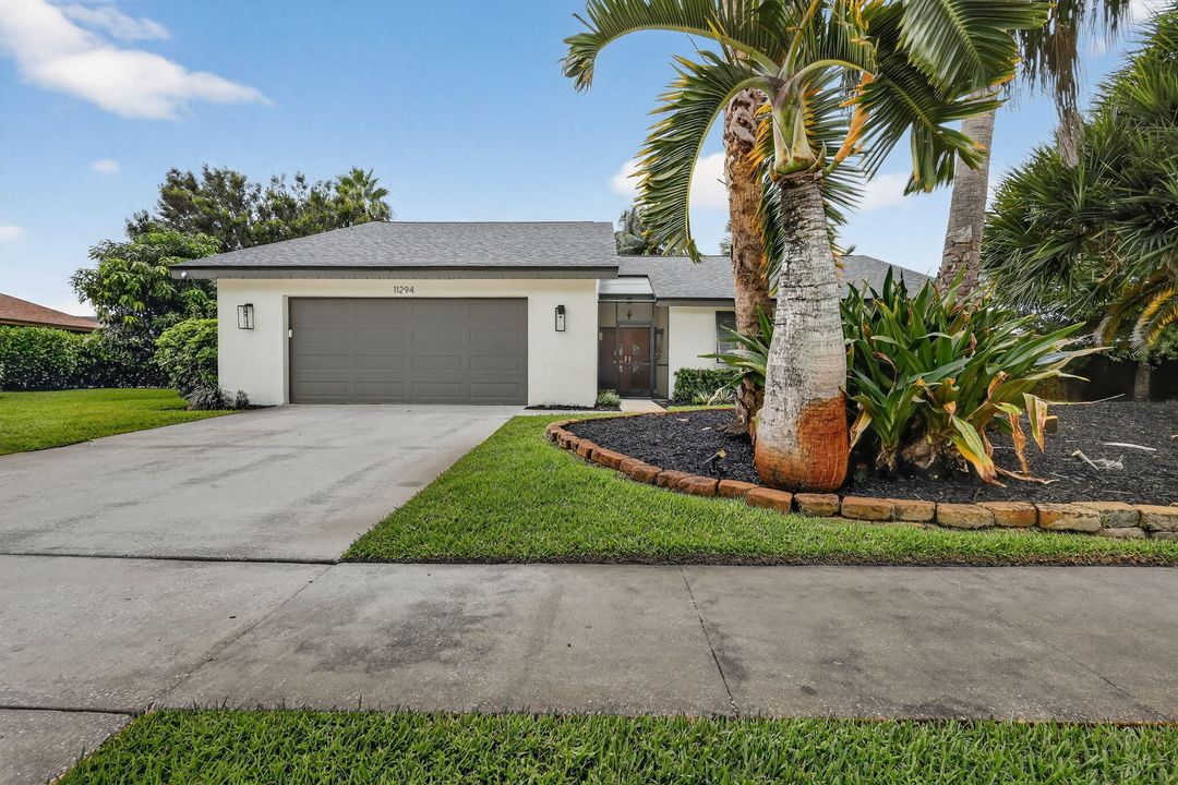 Recently Rented: $3,975 (3 beds, 2 baths, 1998 Square Feet)