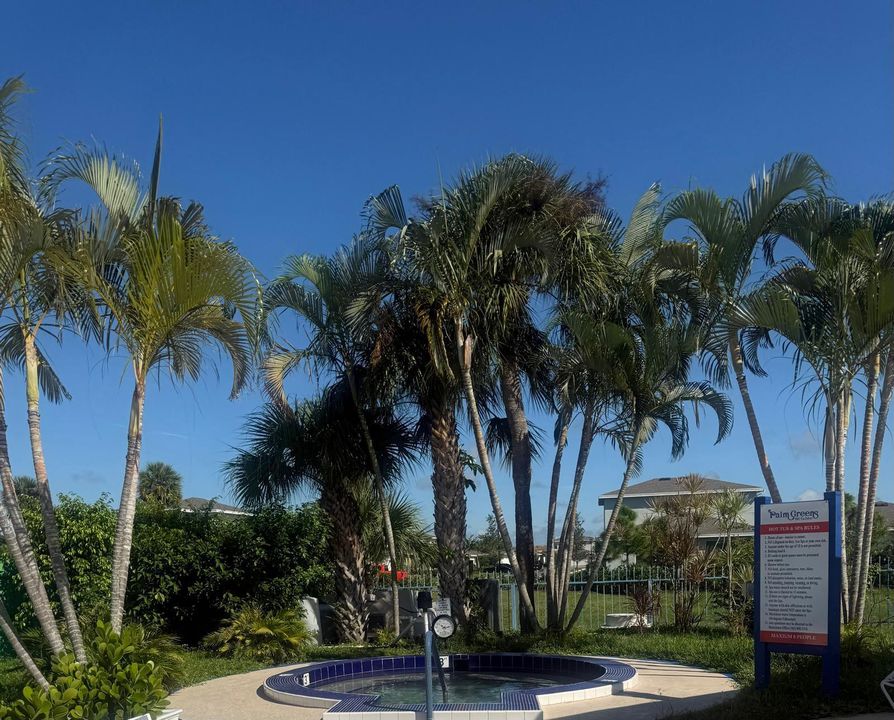 合同活跃: $3,600 (2 贝兹, 2 浴室, 1211 平方英尺)