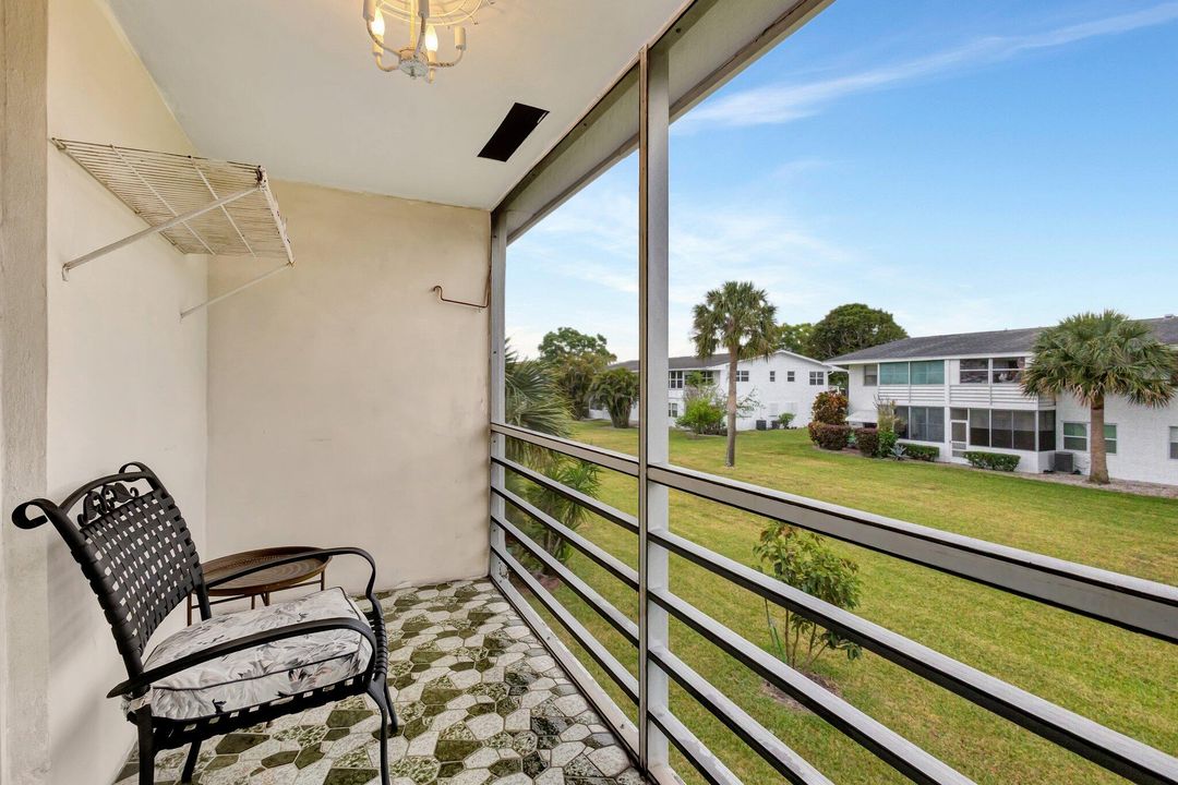 合同活跃: $61,500 (1 贝兹, 1 浴室, 646 平方英尺)