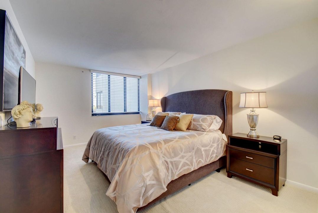 Active With Contract: $8,000 (2 beds, 2 baths, 1452 Square Feet)