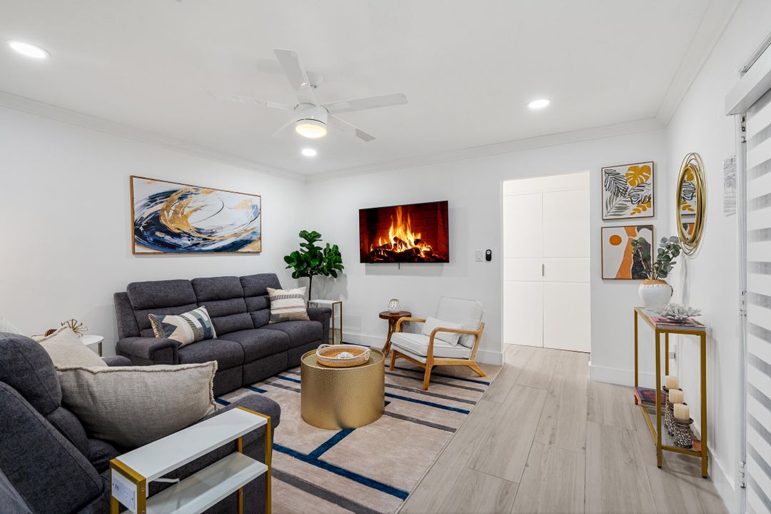 合同活跃: $1,150,000 (4 贝兹, 2 浴室, 1708 平方英尺)