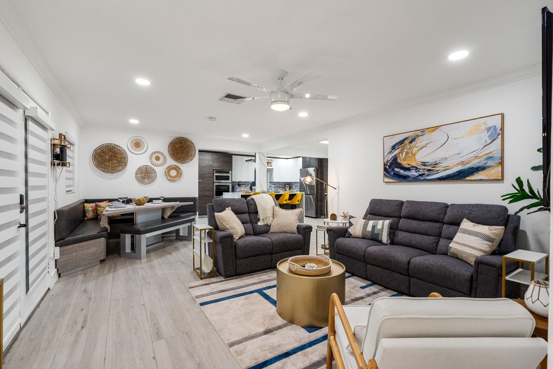 合同活跃: $1,150,000 (4 贝兹, 2 浴室, 1708 平方英尺)