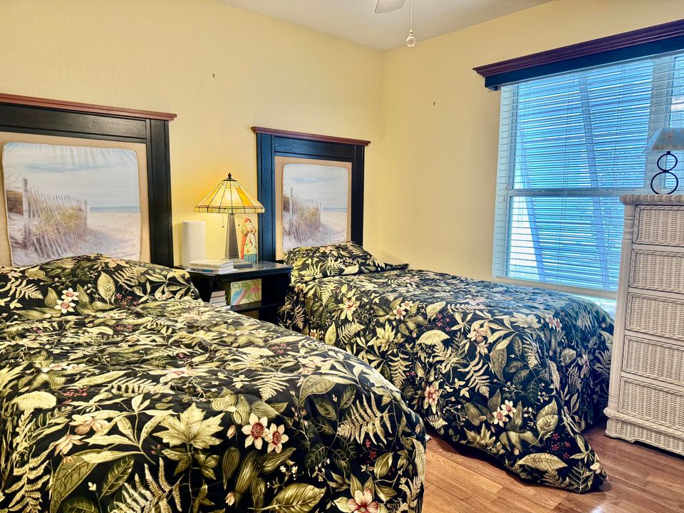 For Sale: $459,000 (3 beds, 2 baths, 1378 Square Feet)