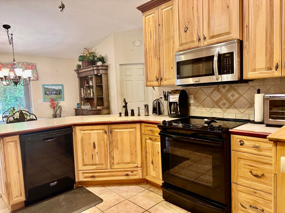 For Sale: $459,000 (3 beds, 2 baths, 1378 Square Feet)