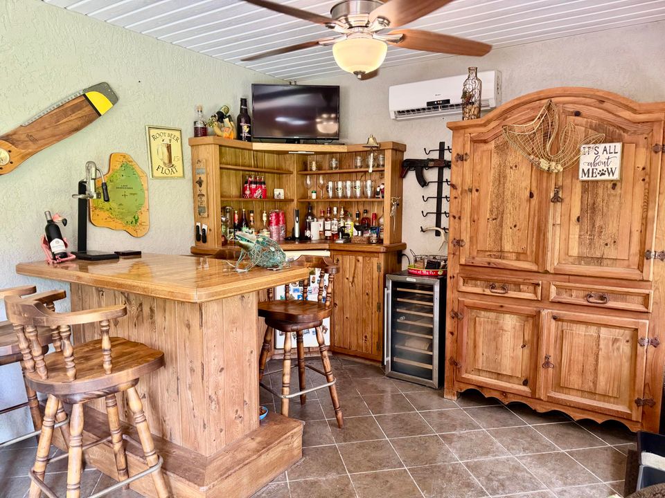 For Sale: $459,000 (3 beds, 2 baths, 1378 Square Feet)