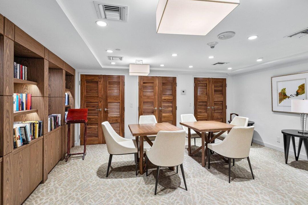 В аренду: $9,750 (2 спален, 2 ванн, 2156 Квадратных фут)