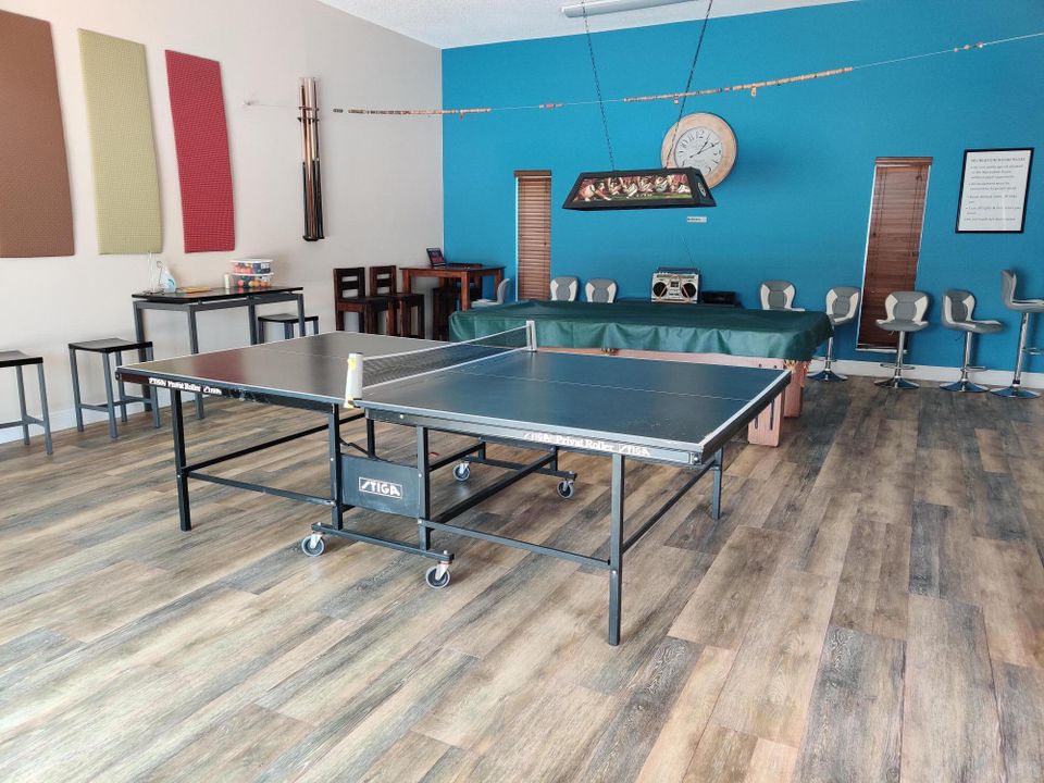 For Sale: $164,000 (2 beds, 2 baths, 1084 Square Feet)