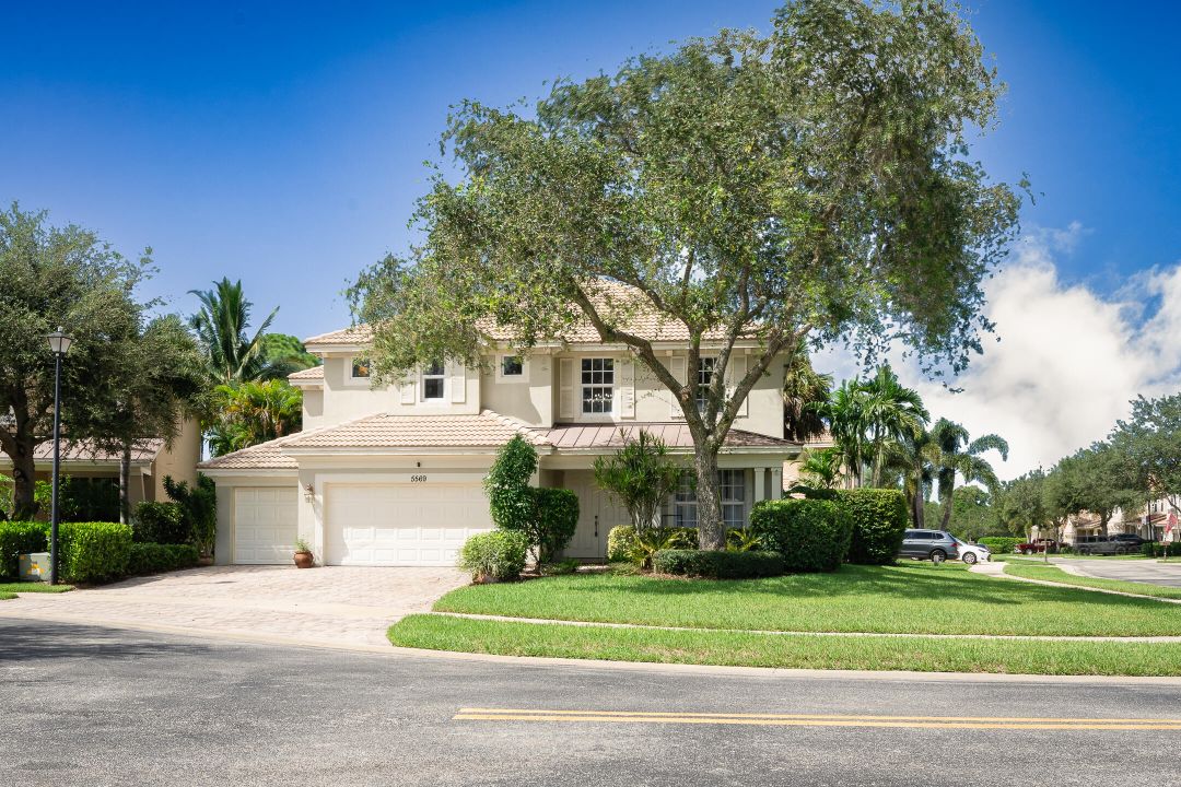 For Sale: $899,900 (5 beds, 3 baths, 3327 Square Feet)