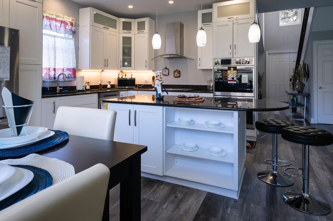 For Sale: $899,900 (5 beds, 3 baths, 3327 Square Feet)